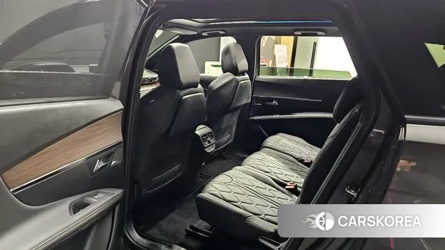 Peugeot 5008 second generation 2024 Серый из Кореи, фото 2