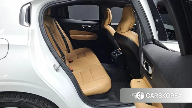 Volvo S60 3rd generation 2020 Белый из Кореи, фото 2
