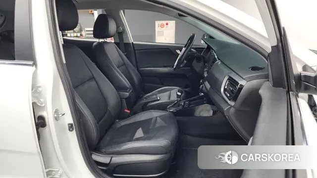 Kia Stonic 2020 Белый из Кореи, фото 2