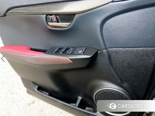 Lexus NX300h 2019 Серый из Кореи, фото 2