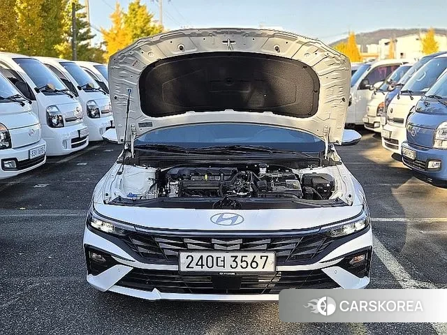 Hyundai The New Avante (CN7) 2023 Белый из Кореи, фото 2