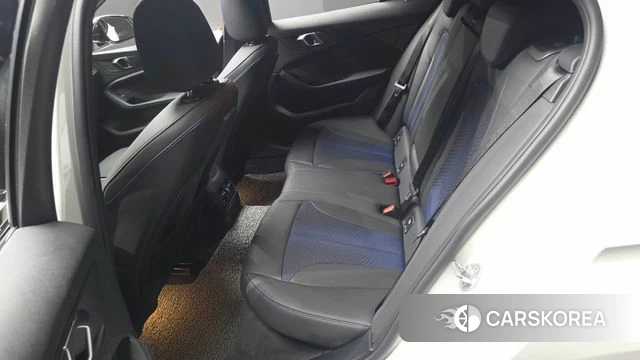 BMW 1 Series (F40) 2023 Белый из Кореи, фото 2