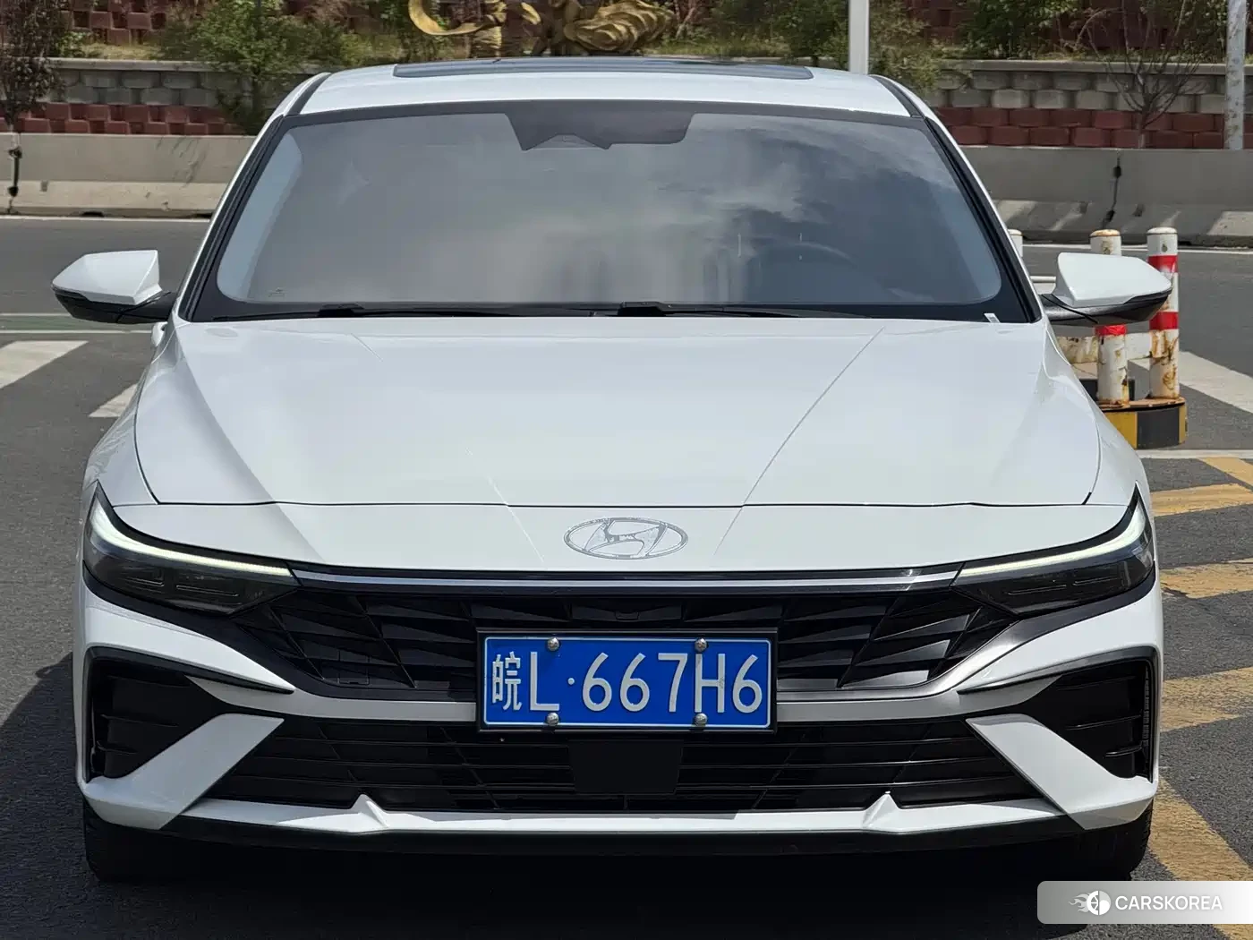 Hyundai Elantra 2023 Белый из Китая, фото 2