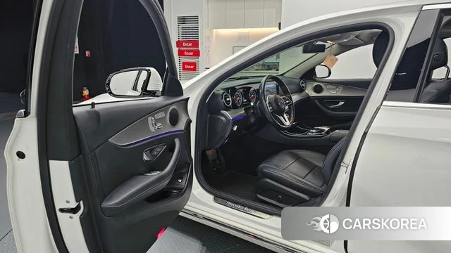 Mercedes-Benz E-Class W213 2019 Белый из Кореи, фото 2