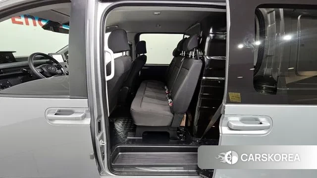 Hyundai Staria 2021 Серебристо-серый из Кореи, фото 2