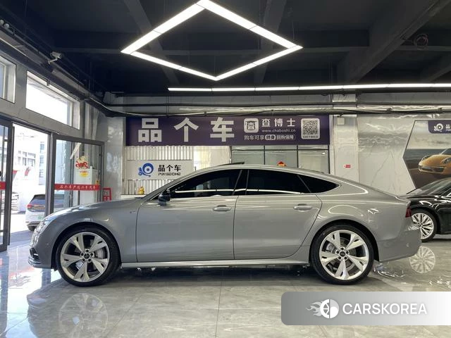 Audi A7 2018 Серебристо-серый из Китая, фото 2