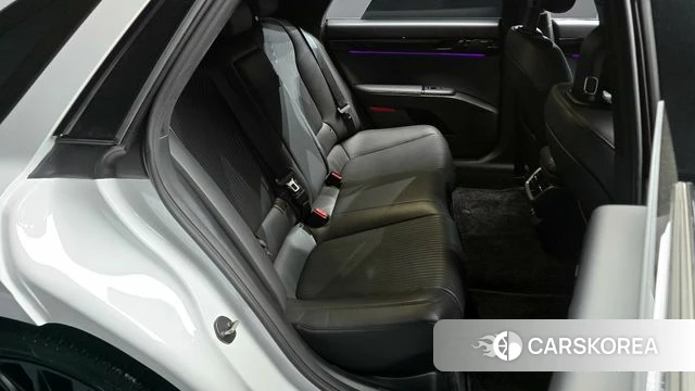 Hyundai Grandeur Hybrid (GN7) 2023 Белый из Кореи, фото 2