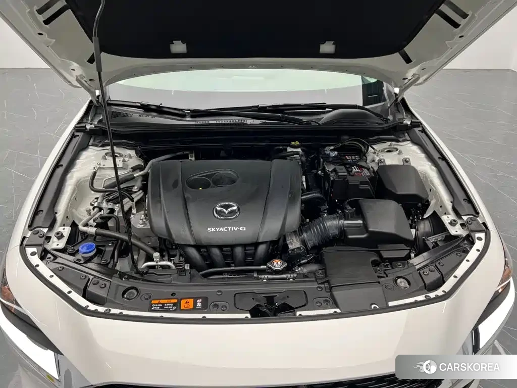 Mazda 3 2024 Белый из Китая, фото 4