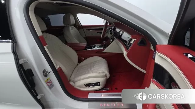 Bentley Flying Spur 3rd Generation 2024 Белый из Кореи, фото 2