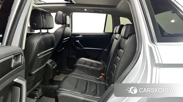 Volkswagen Tiguan second Generation 2018 Серебряный из Кореи, фото 2