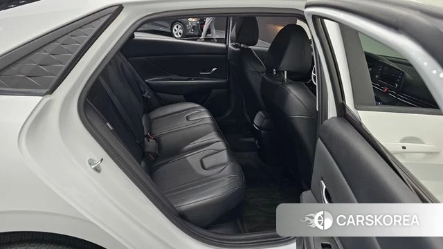 Hyundai The New Avante Hybrid (CN7) 2023 Белый из Кореи, фото 2