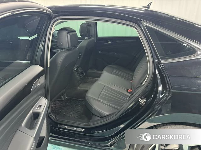 Volkswagen Passat 2025 Черный из Китая, фото 2