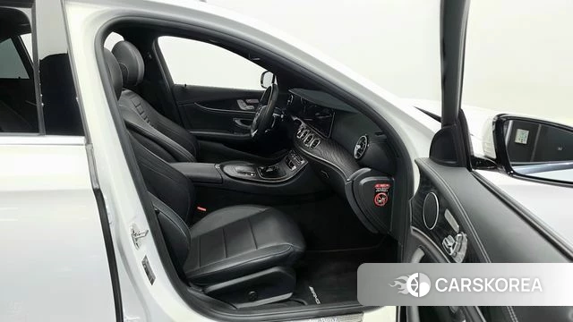 Mercedes-Benz E-Class W213 2021 Белый из Кореи, фото 2