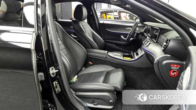 Mercedes-Benz E-Class W213 2021 Черный из Кореи, фото 2