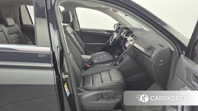 Volkswagen Tiguan second Generation 2020 Черный из Кореи, фото 2