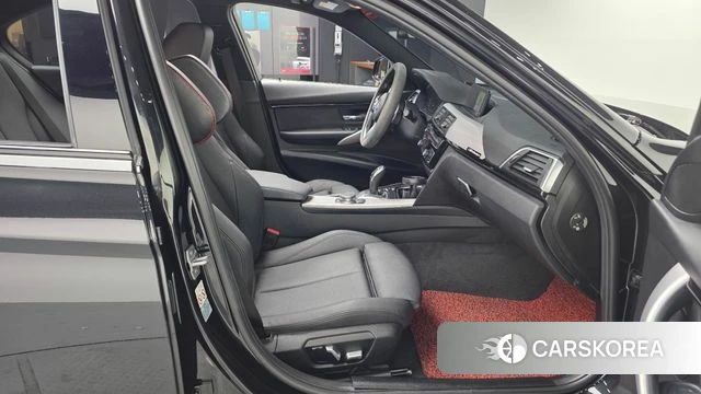 BMW 3 Series (F30) 2018 Черный из Кореи, фото 2