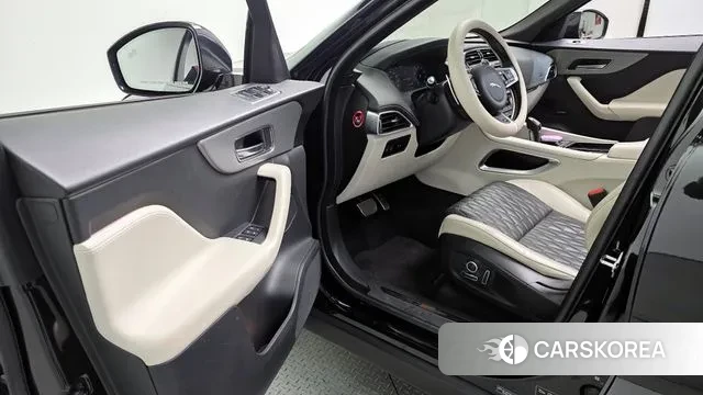 Jaguar F-PACE 2020 Черный из Кореи, фото 2