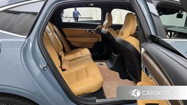 Volvo S90 2021 Светло-серебряный цвет из Кореи, фото 2