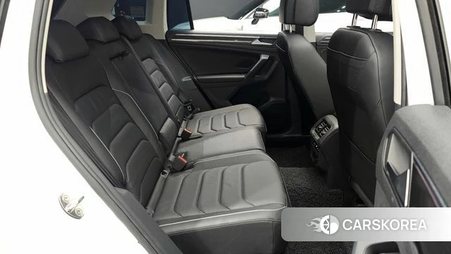 Volkswagen Tiguan second Generation 2022 Белый из Кореи, фото 2