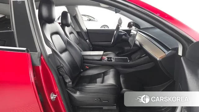 Tesla Model Y 2021 Красный из Кореи, фото 2