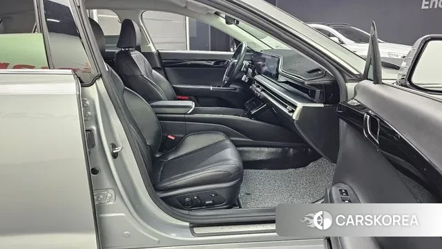 Hyundai Grandeur (GN7) 2023 Серебристо-серый из Кореи, фото 2