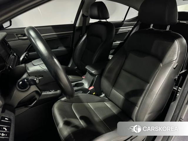 Hyundai Avante AD 2018 Серебристо-серый из Кореи, фото 2