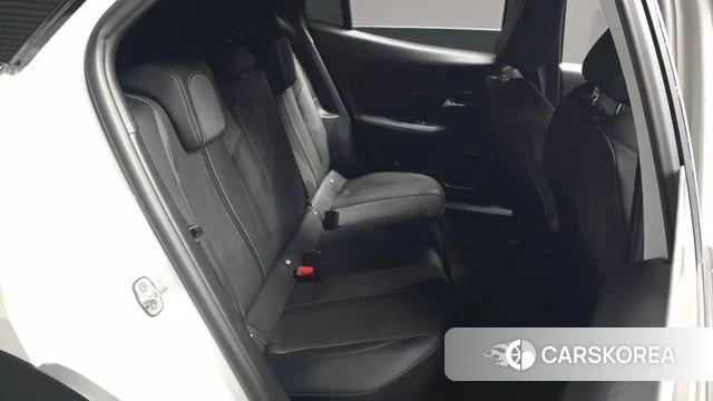 Peugeot e-2008 second generation 2023 Белый из Кореи, фото 2