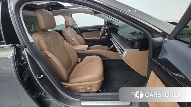 Hyundai Grandeur (GN7) 2023 Песочный из Кореи, фото 2