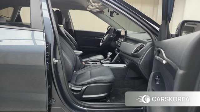 Kia Seltos 2022 Серый из Кореи, фото 2