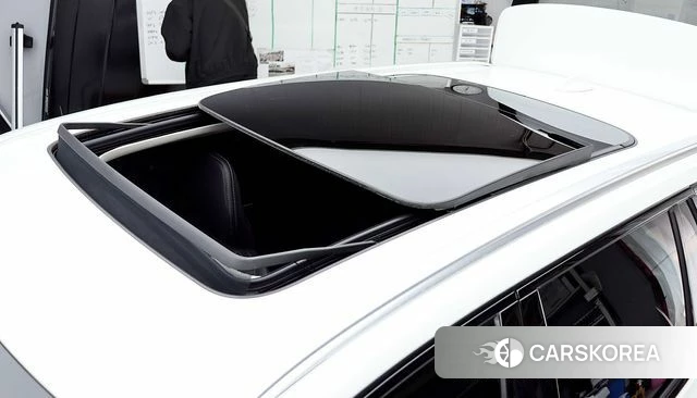 Volvo V60 Cross-Country 2nd Generation 2021 Белый из Кореи, фото 2