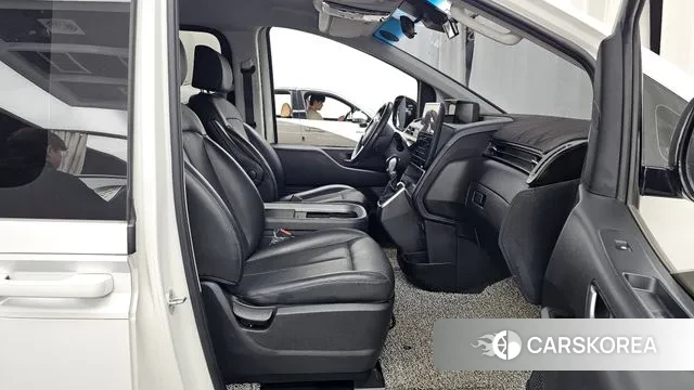 Hyundai Staria 2022 Белый из Кореи, фото 2