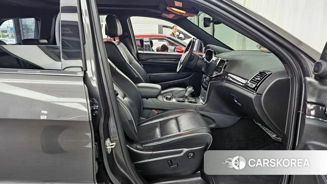 Jeep Grand Cherokee 2019 Серый из Кореи, фото 2