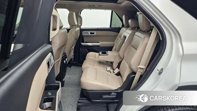 Ford Explorer 6th Generation 2023 Белый из Кореи, фото 2