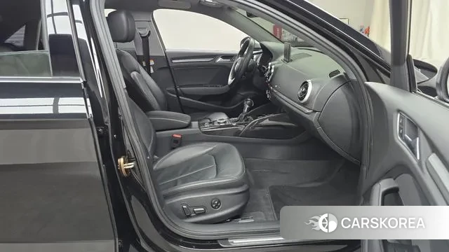 Audi New A3 2018 Черный из Кореи, фото 2