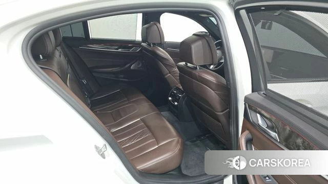 BMW 5 Series (G30) 2018 Белый из Кореи, фото 2