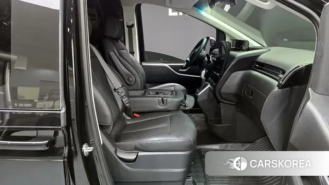 Hyundai Staria 2024 Черный из Кореи, фото 2