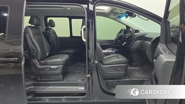 Hyundai Staria 2022 Черный из Кореи, фото 2