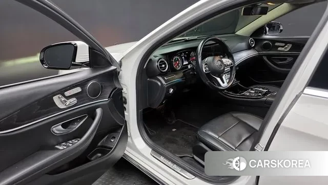 Mercedes-Benz E-Class W213 2019 Белый из Кореи, фото 2