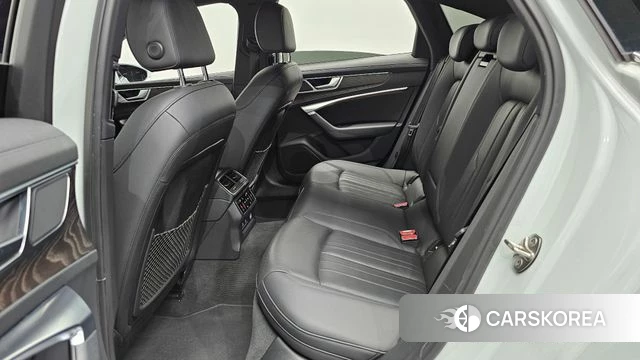Audi A6 (C8) 2021 Белый из Кореи, фото 2
