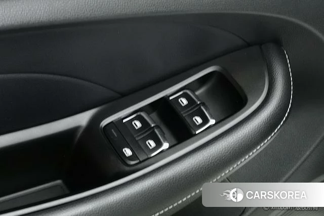 Roewe Ei5 2019 Белый из Китая, фото 2