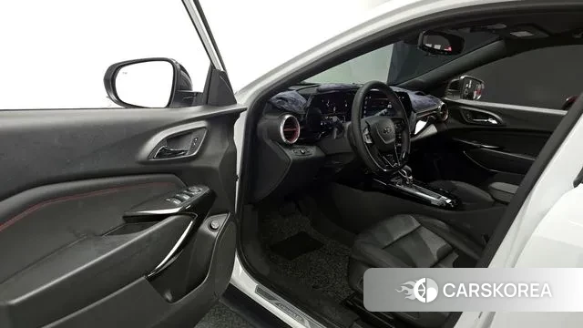 Chevrolet (GM Daewoo) Trax Crossover 2023 Белый из Кореи, фото 2