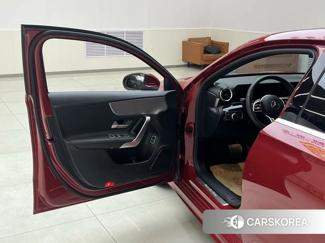 Mercedes-Benz Class A 2021 Красный из Китая, фото 2
