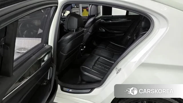 BMW 5 Series (G30) 2018 Белый из Кореи, фото 2