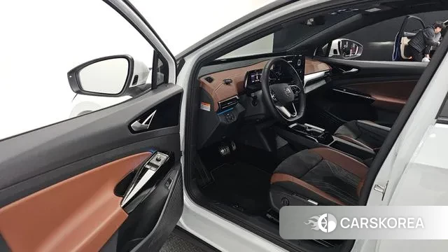 Volkswagen ID.4 2023 Белый из Кореи, фото 2