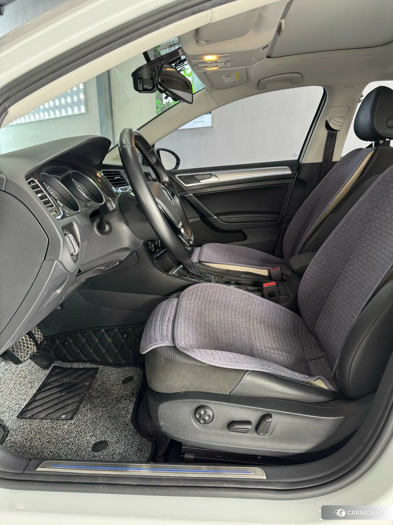 Volkswagen Golf*pure electricity 2019 Белый из Китая, фото 2