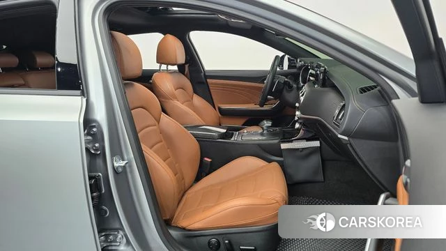 Kia Stinger Meister 2023 Серебристо-серый из Кореи, фото 2