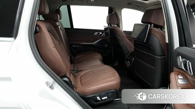 BMW X7 (G07) 2022 Белый из Кореи, фото 2