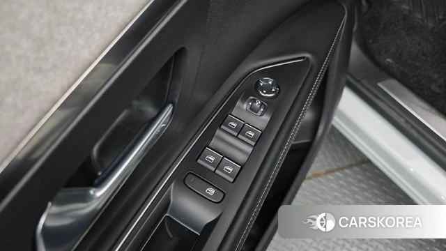 Peugeot 5008 second generation 2022 Белый из Кореи, фото 2