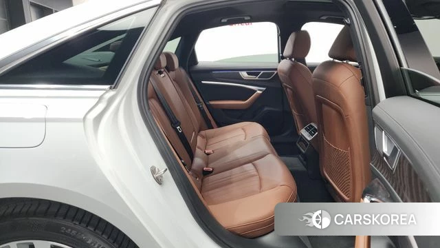 Audi A6 (C8) 2023 Белый из Кореи, фото 2