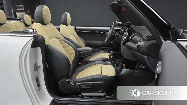 Mini Cooper S Convertible 2023 Белый из Кореи, фото 2